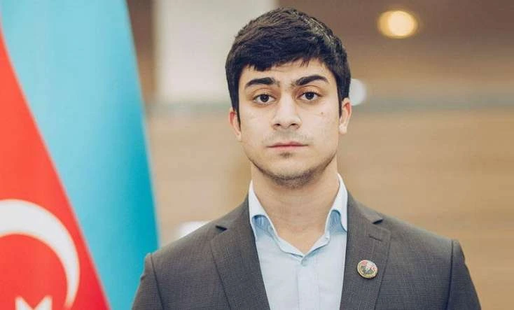 Övladı ilə birlikdə Milli Qəhrəman olan atasının məzarını ziyarət etdi