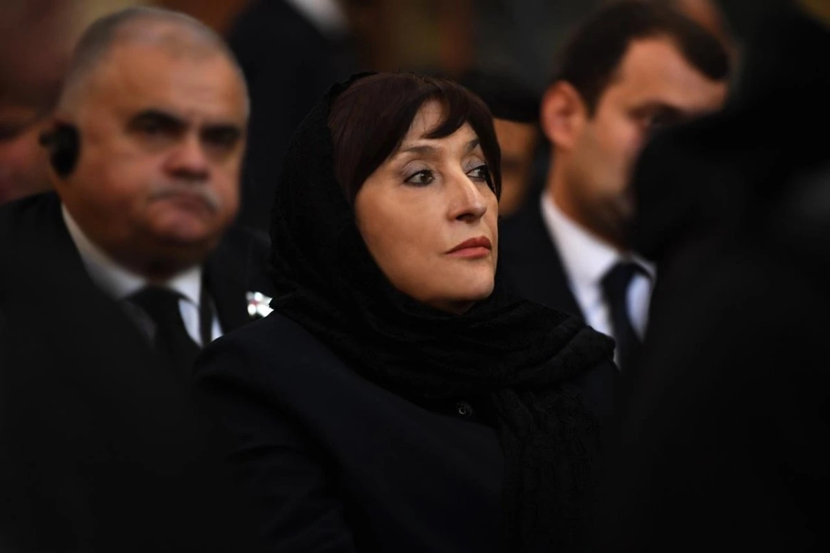 II İlya dəfn olunub, mərasimdə Sahibə Qafarova da iştirak edib