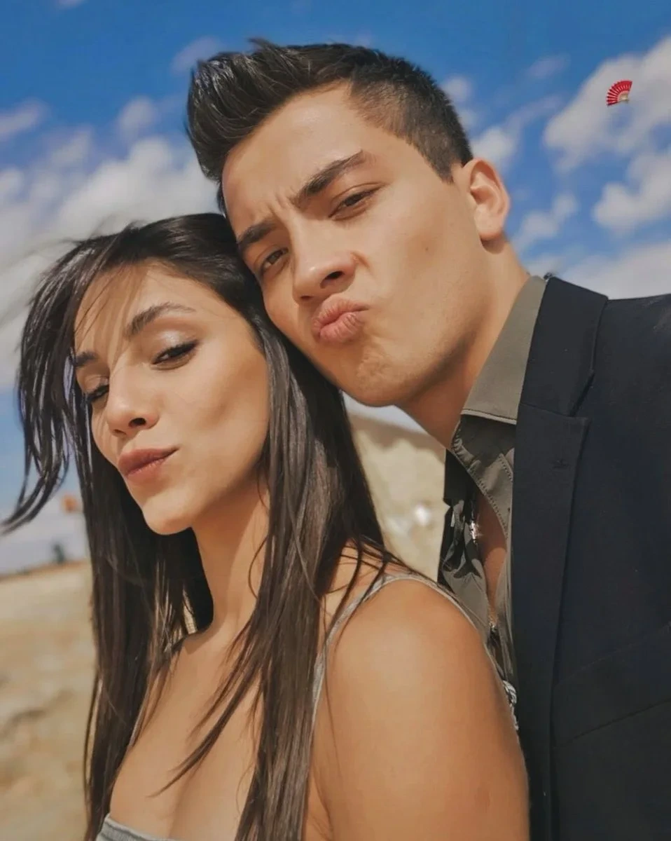 “Uzak Şehir”in ulduzları sevgili oldu