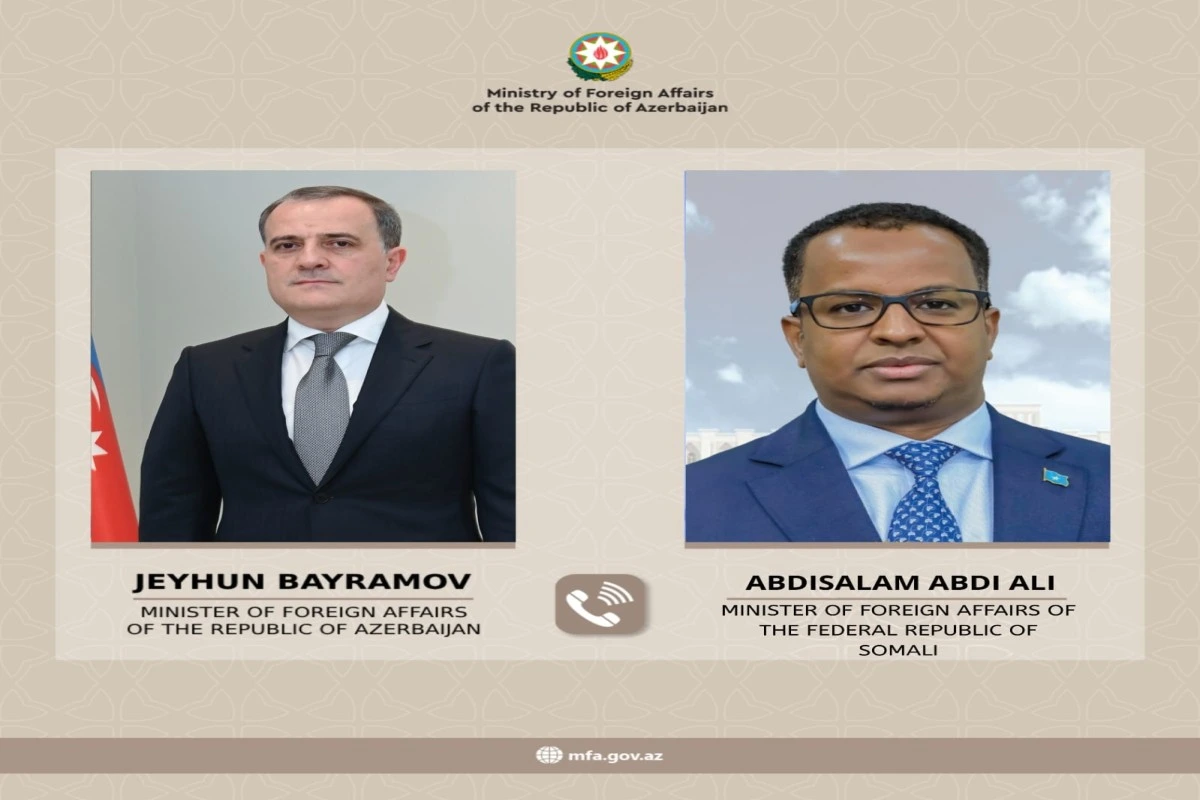 Ceyhun Bayramov somalili həmkarı ilə danışıb