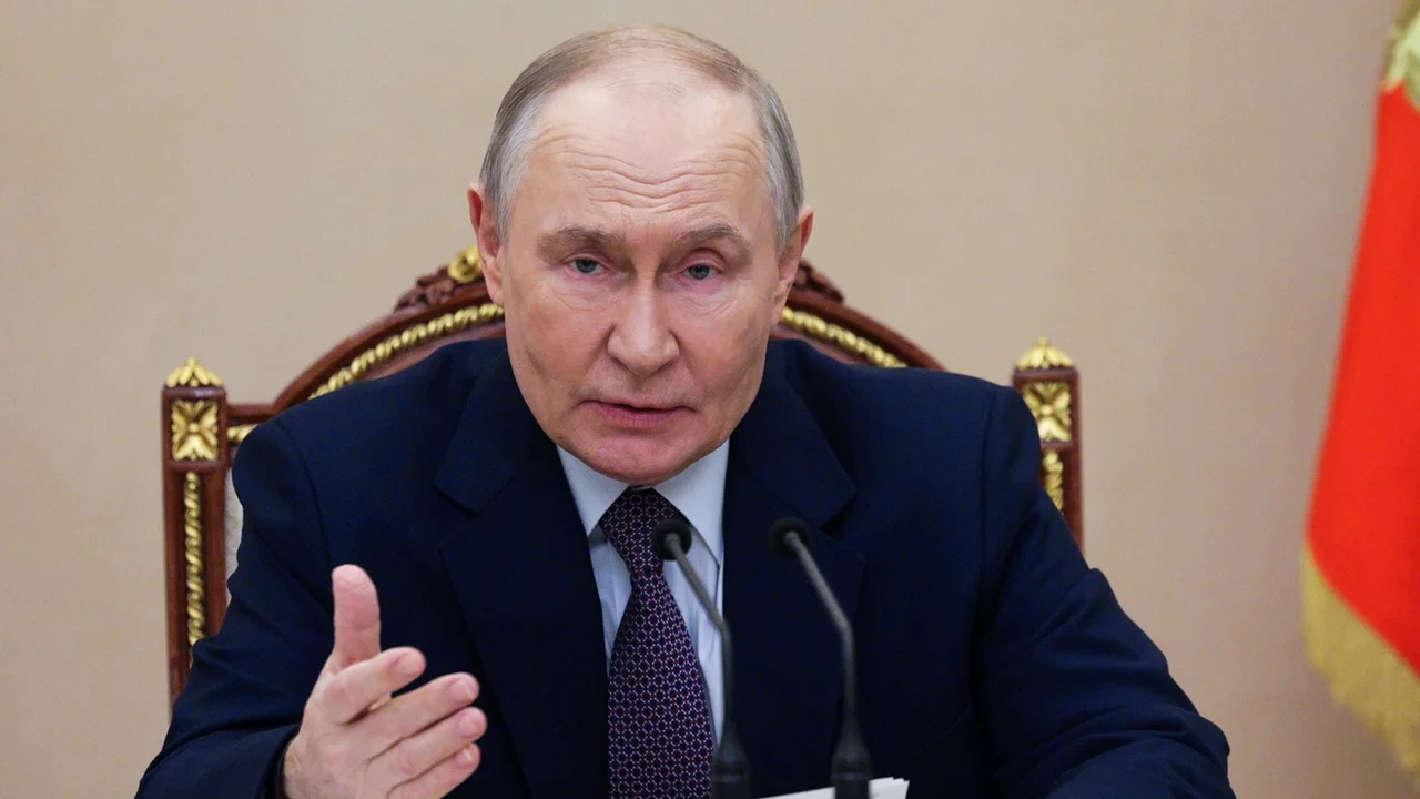 Vladimir Putin: Kiyev əsirləri hərbçilərlə dəyişməyə çalışır