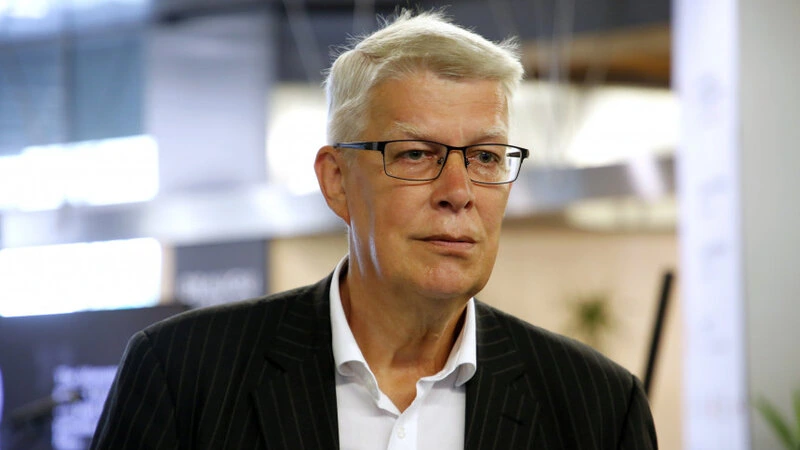 Valdis Zatlers: Hədəflərə yalnız hərbi güclə nail olmaq mümkün deyil