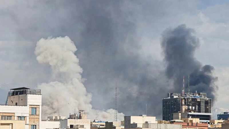 İran İsrail istiqamətində yeni raket hücumuna başladığını açıqladı