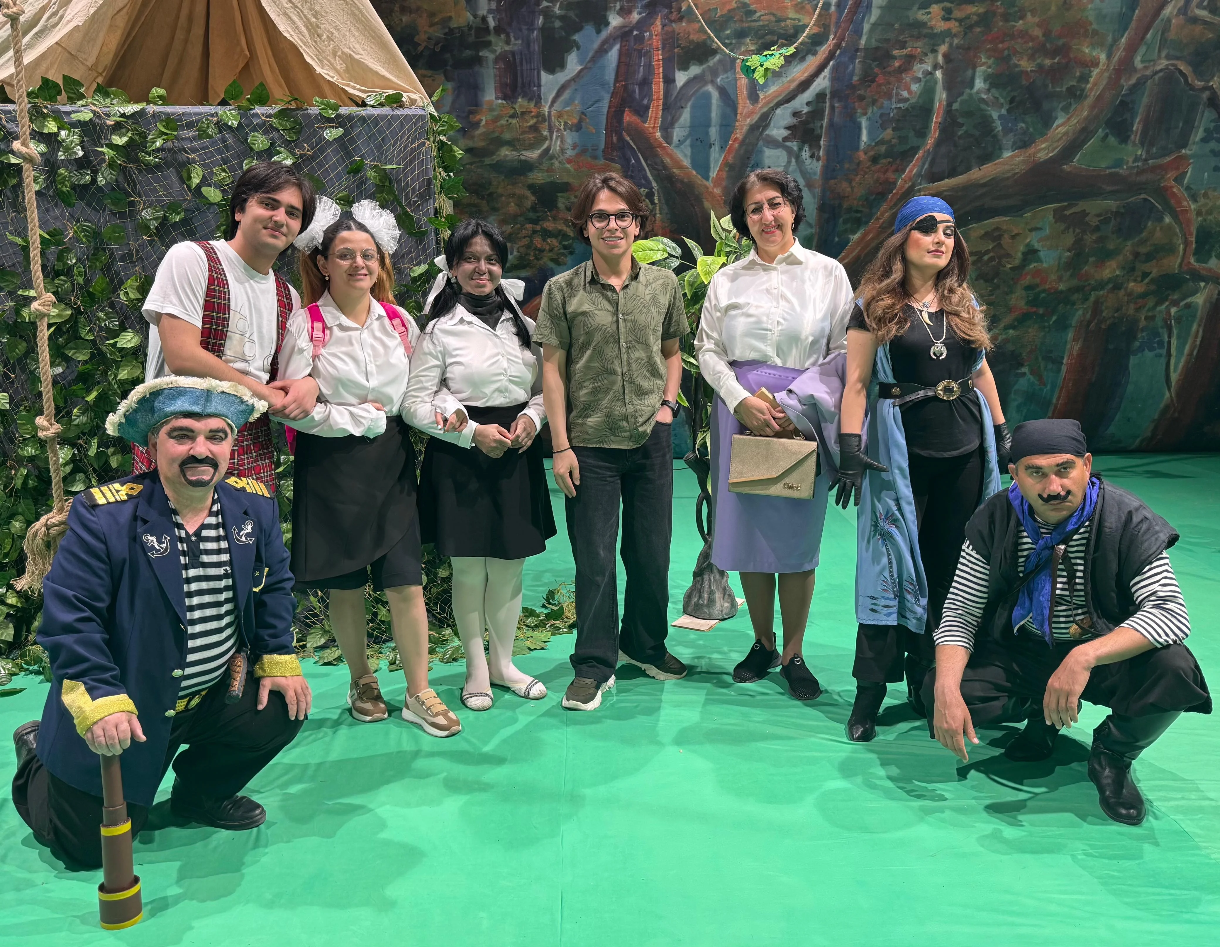 Sumqayıt Dövlət Dram Teatrında  “Sehrli Yaylıq” uşaq tamaşasının premyerası olub -FOTO