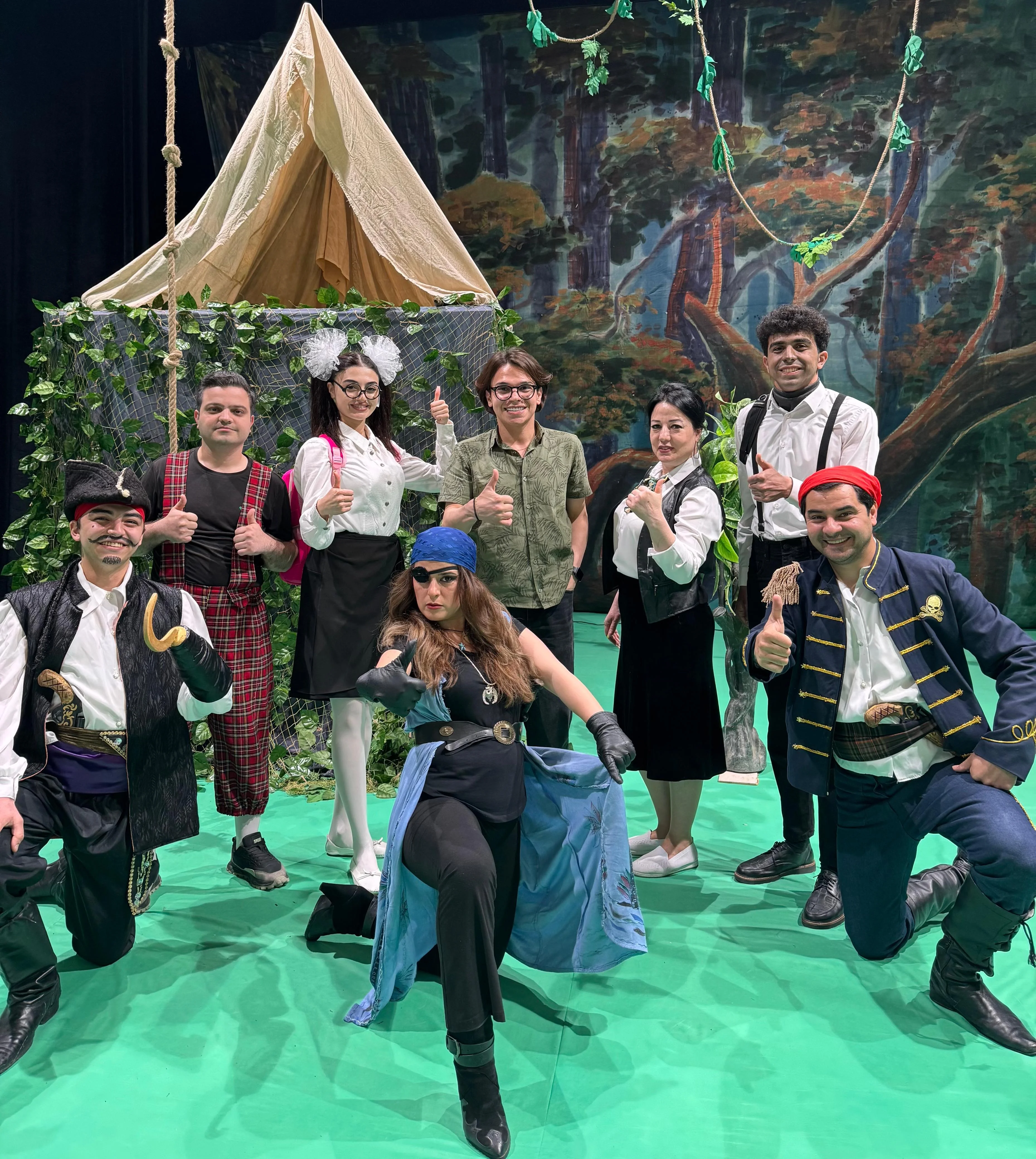 Sumqayıt Dövlət Dram Teatrında  “Sehrli Yaylıq” uşaq tamaşasının premyerası olub -FOTO