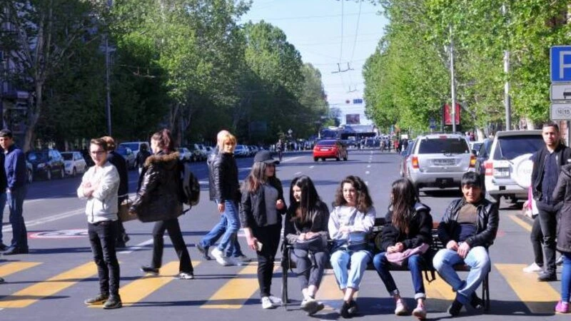 Azərbaycanlılar İrəvanda sərbəst dolaşırlar - Petrosyan
