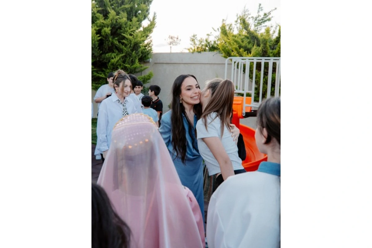 Leyla Əliyeva və Alona Əliyeva Sosial Reabilitasiya Mərkəzini ziyarət ediblər