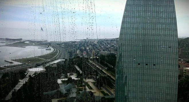 Temperatur düşür: Bakıya yağış yağacaq