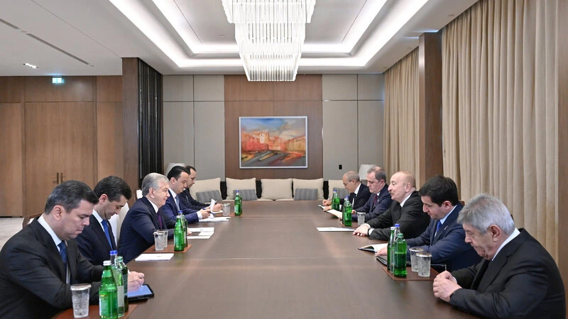 Prezident İlham Əliyev Özbəkistan Prezidenti Şavkat Mirziyoyevlə görüşdü