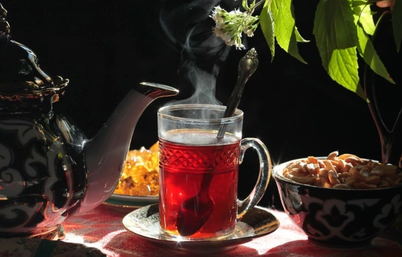 Çayı isti sevənlər bunu OXUSUN - Sizdə bu xəstəlik yaranacaq