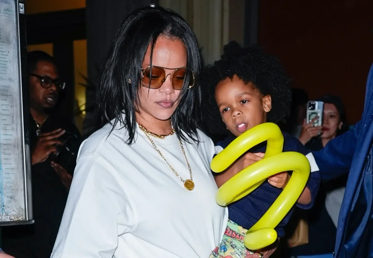 Rihannadan oğluna ad günü partisi