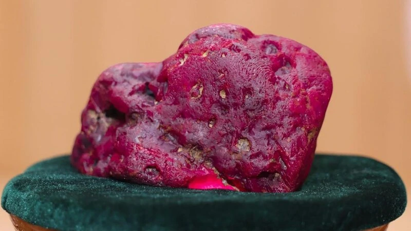 Myanmada 2,2 kiloqramlıq nadir yaqut aşkarlandı