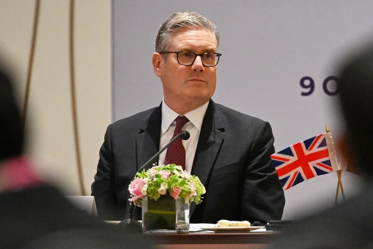 Böyük Britaniyada siyasi böhran: Starmerə etiraz olaraq bir gündə iki istefa