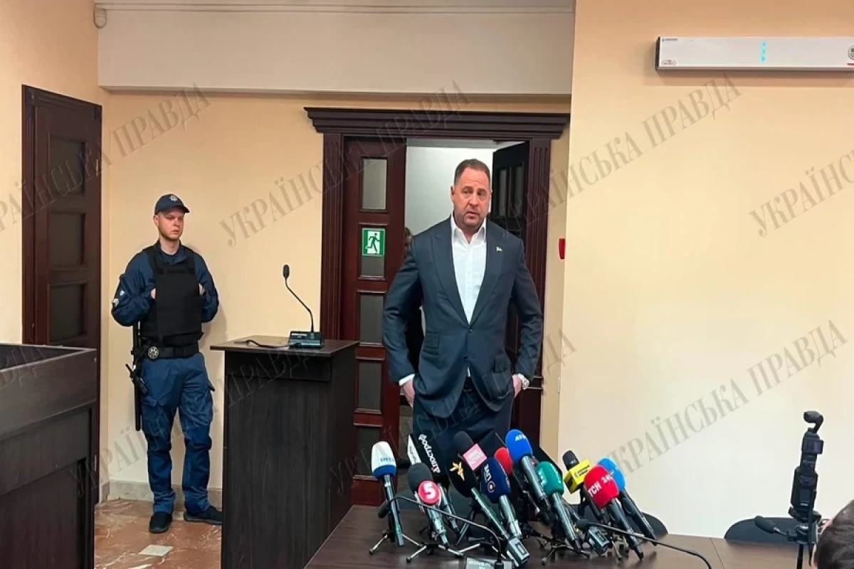 Məhkəmə Zelenskinin Ofisinin sabiq rəhbəri Yermakı 60 gün müddətinə həbs edib