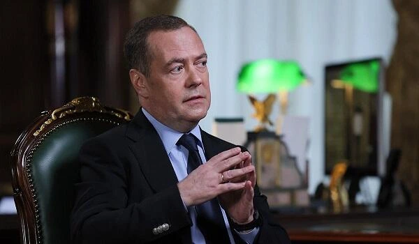 Medvedyev Paşinyanı bu sözlərlə təhqir etdi