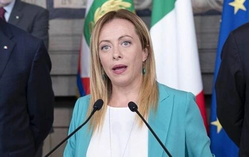 Meloni səfərini yarımçıq qoyub təcili İtaliyaya qayıtdı