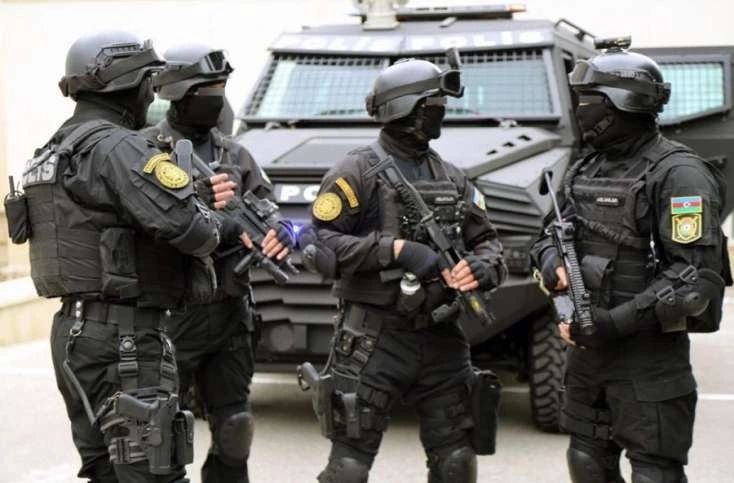 Polis əməliyyat keçirdi - 200 nəfər saxlanıldı