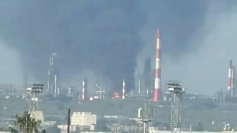 Ukrayna Samarada neft emalı zavodunu vurdu
