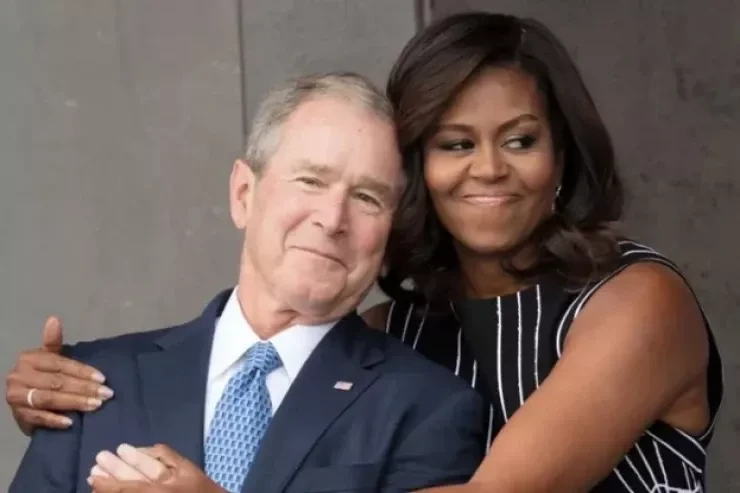 Corc Buş Mişel Obama üçün mükəmməl hədiyyə tapdı