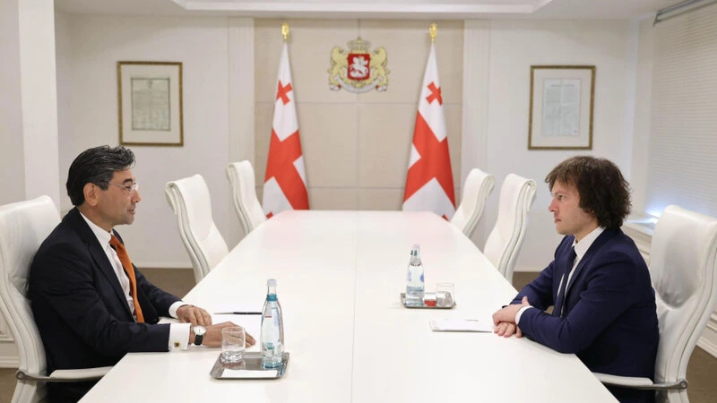 İrakli Kobaxidze Türkiyənin yeni səfiri ilə Orta Dəhlizin inkişafını müzakirə etdi