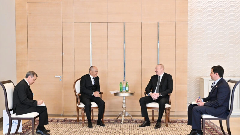 İlham Əliyev Türkmənistanın Arkadağ şəhərinin Tikinti üzrə Dövlət Komitəsinin sədrini qəbul etdi