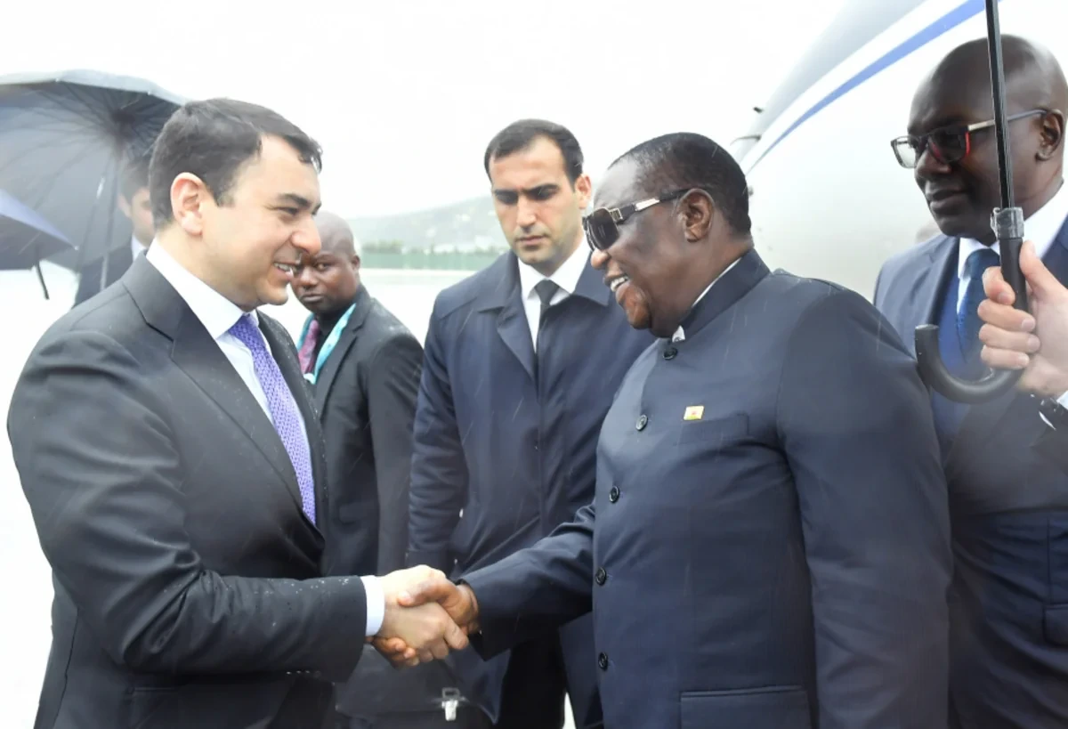 Zimbabvenin Vitse-prezidenti Azərbaycana səfərə gəlib