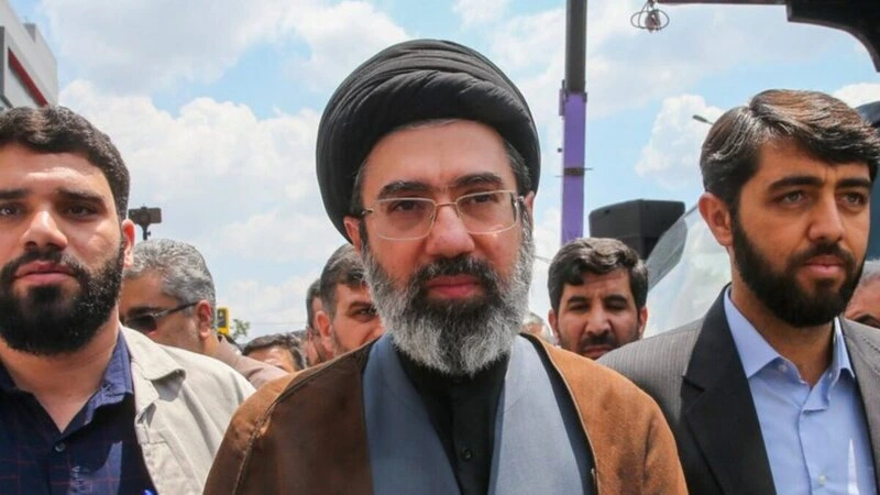“Fox News”: Xamenei sağ qalmaq üçün bin Laden kimi mağarada gizlənir
