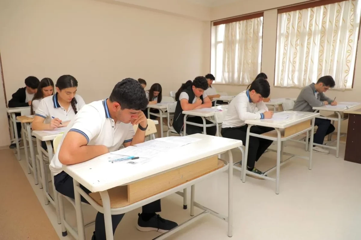 29 mindən çox şagird və abituriyent Azərbaycan dili fənni üzrə imtahan verib - YENİLƏNİB