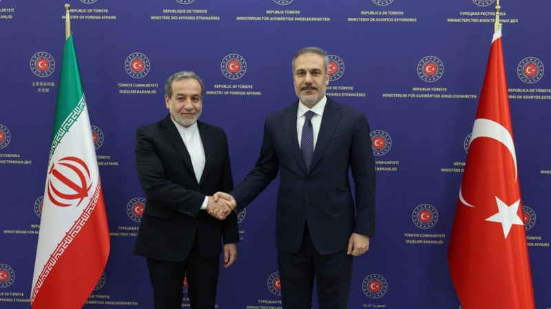 Hakan Fidan iranlı həmkarı ilə ABŞ-İran danışıqlarını müzakirə etdi