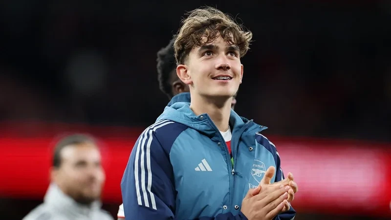 "Arsenal"ın 16 yaşlı futbolçusu tarix yazdı