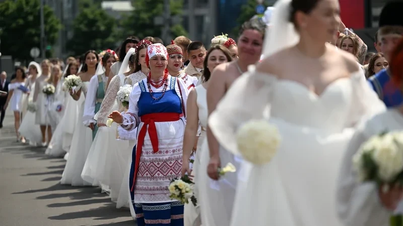 Rusiyada nikah yaşının aşağı salınması təklif edilir