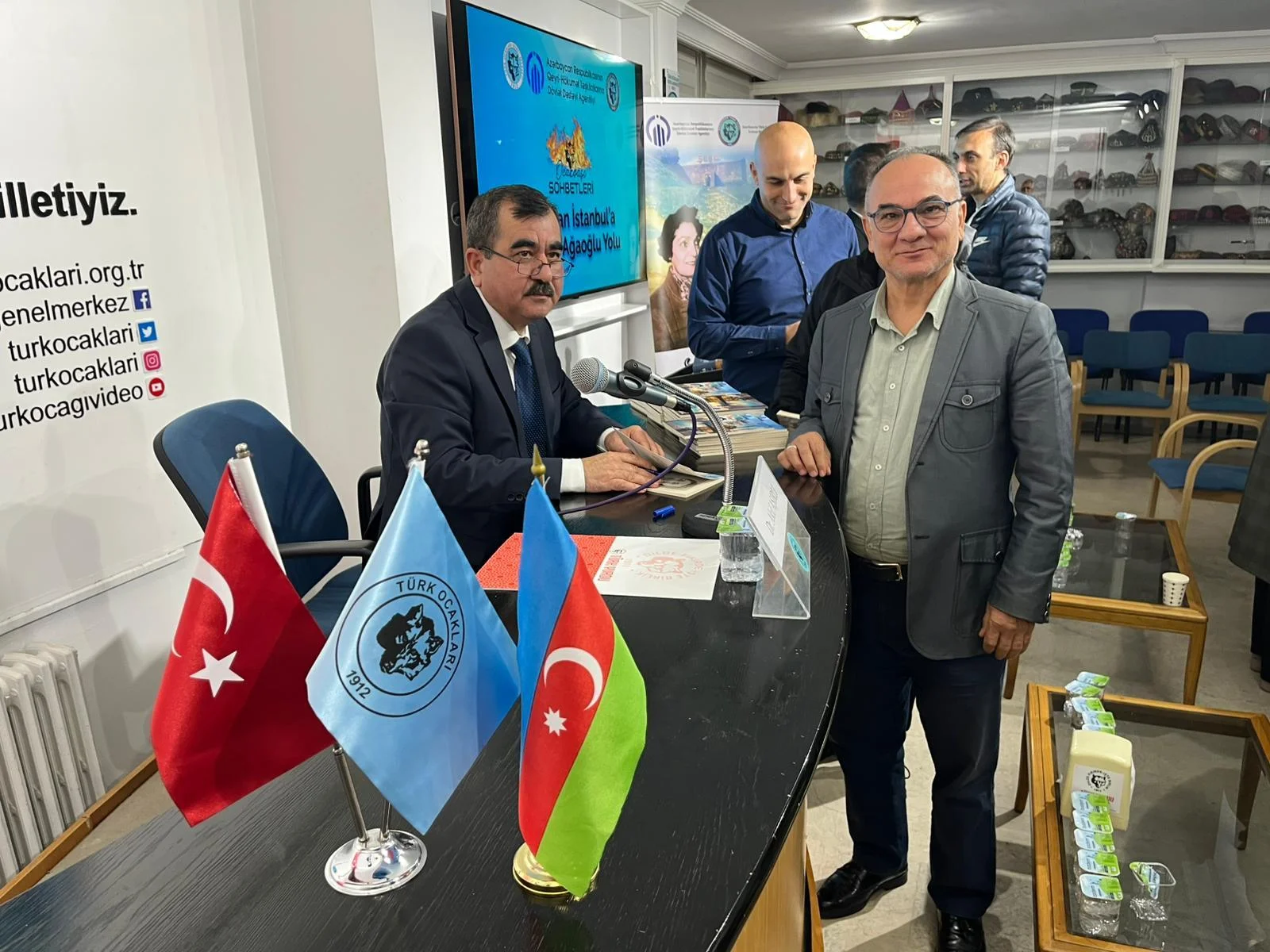 Şüşadan başlanan, İstanbulda bitən Sürəyya Ağaoğlu yolu - Ankarada konfrans 