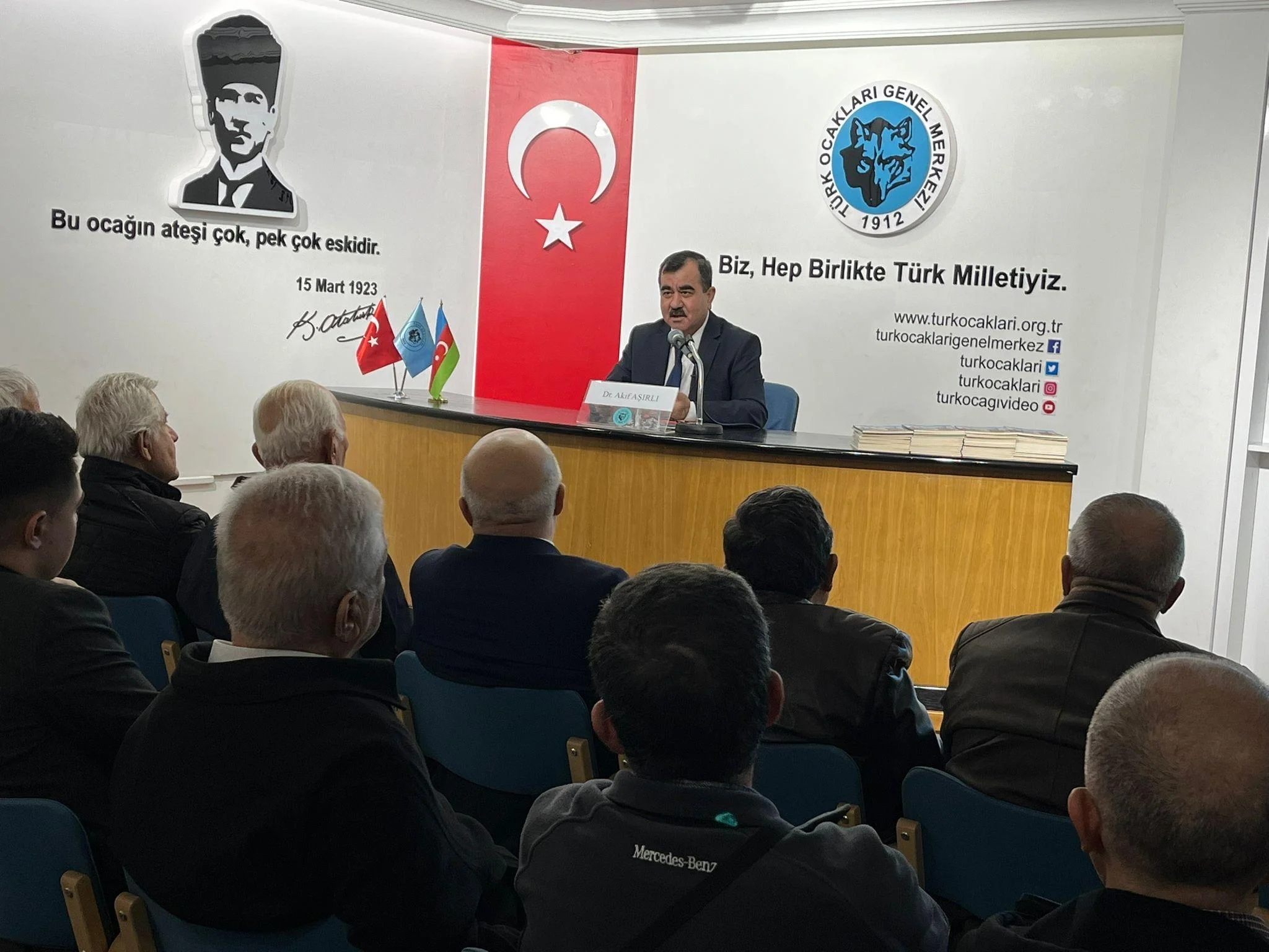 Şüşadan başlanan, İstanbulda bitən Sürəyya Ağaoğlu yolu - Ankarada konfrans 