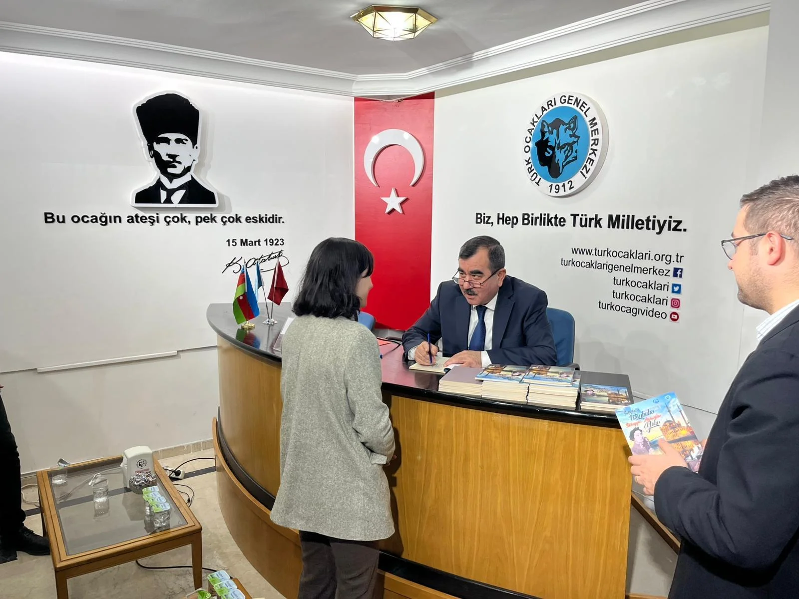 Şüşadan başlanan, İstanbulda bitən Sürəyya Ağaoğlu yolu - Ankarada konfrans 