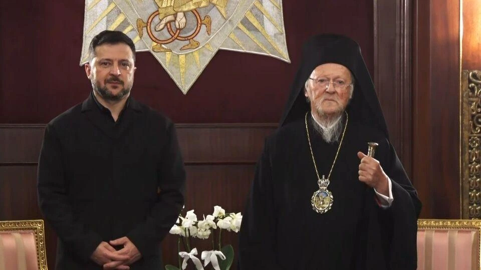 Zelenski İstanbulda Fənər Rum Patriarxlığını ziyarət etdi