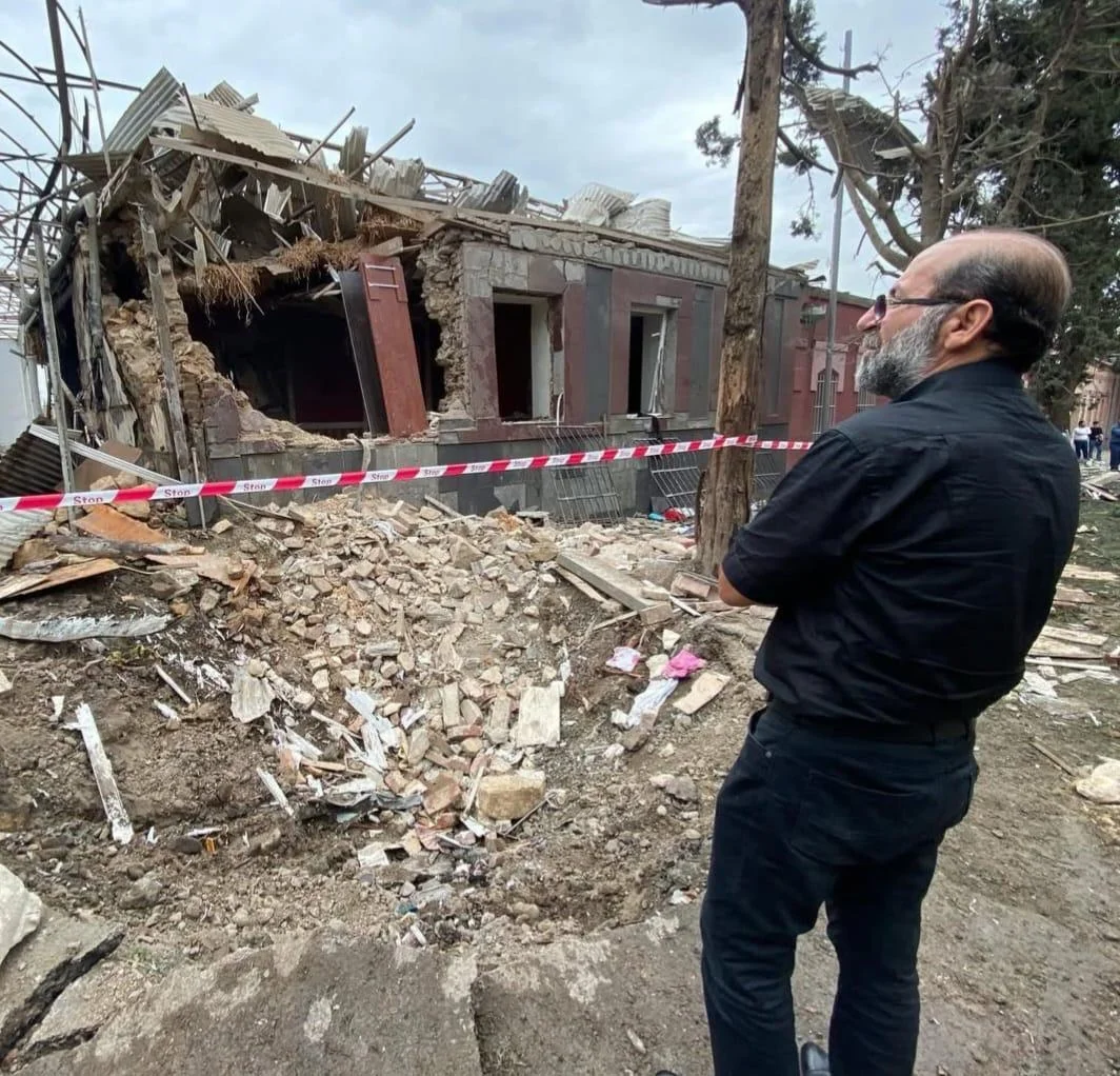 CNN Türk-ün operatoru Gəncə hücumları və müharibənin görünməyən tərəflərindən danışdı -SÖHBƏT