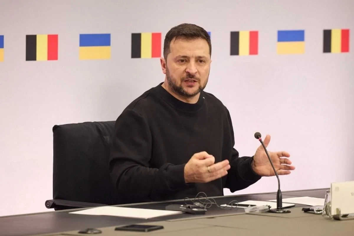 Zelenski Ukraynada hərbi vəziyyətin müddətini uzadan qanun layihəsini imzalayıb