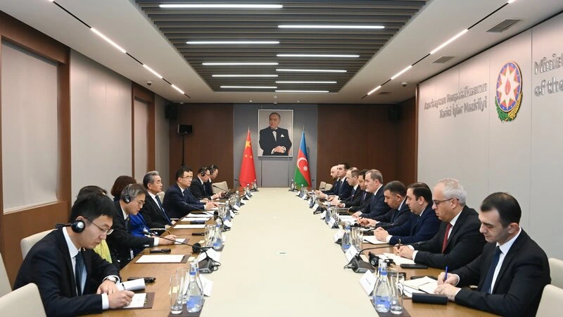 Ceyhun Bayramov çinli həmkarı ilə regional təhlükəsizliyi müzakirə etdi - YENİLƏNDİ