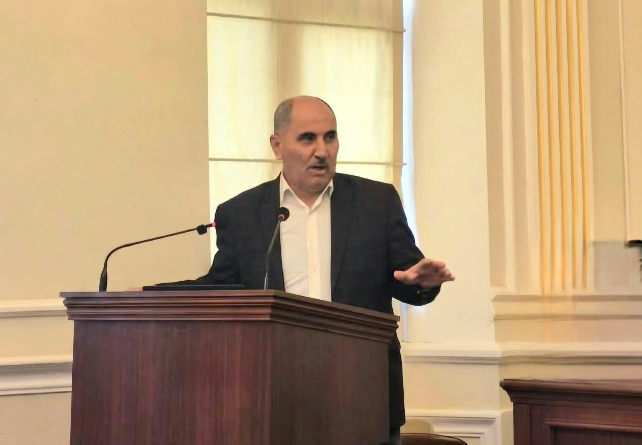 Azər Həsrət: “Azərbaycanda manqurtlaşan kəsim var”