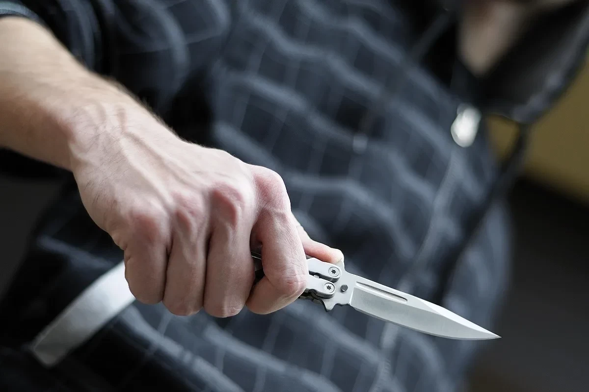 Şirvanda 18 yaşlı gənc bıçaqlanıb