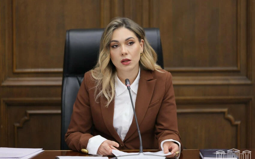 Ermənistanın yeni konstitusiyasının mətni noyabrda dərc olunacaq