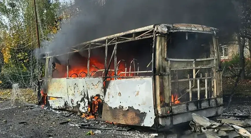 Rusiya Ukraynada avtobus dayanacağını vurdu: 12 nəfər ölüb, 14 nəfər yaralanıb