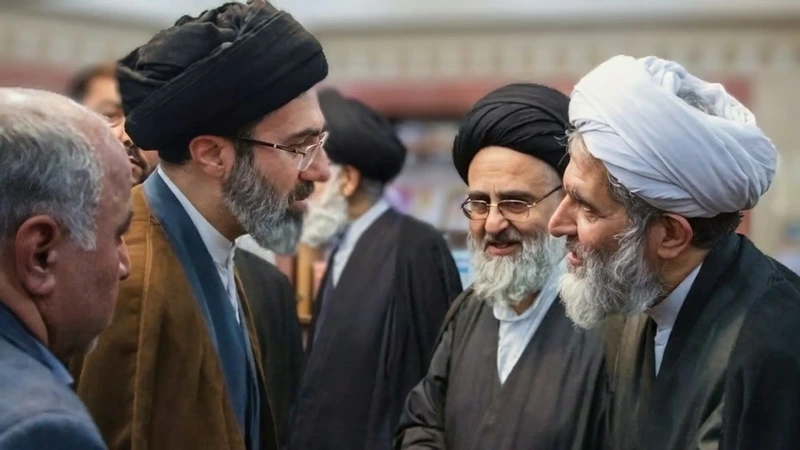 Nikzad: Xamenei möcüzə sayəsində xilas oldu