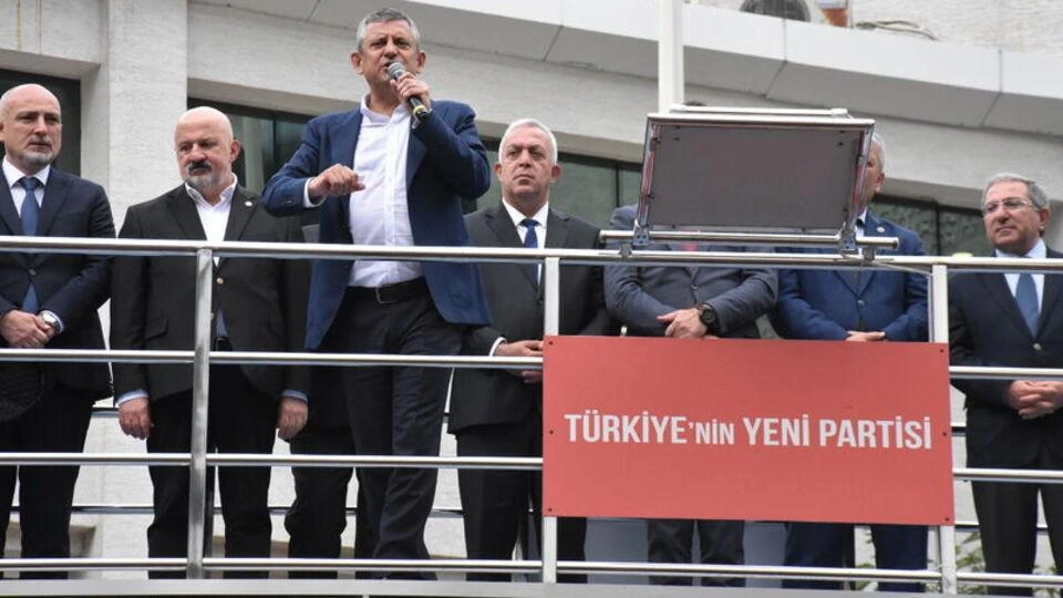 “Qərarı 600 nümayəndə deyil, 1 milyona yaxın üzv verəcək” - Özgür Özəl