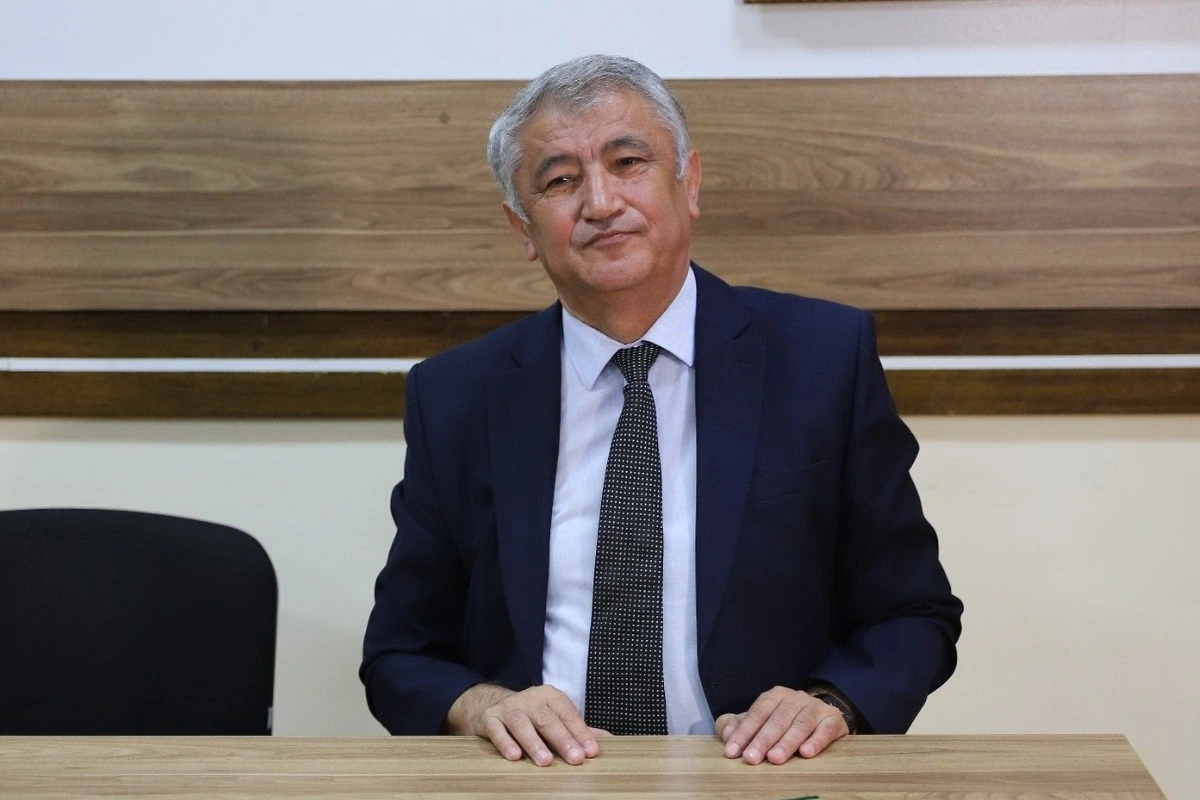 “Dilin gözəlliyi söyüşlərdə də yaşayır” - Qəşəm Nəcəfzadə nağıl qalmaqalına münasibət bildirdi