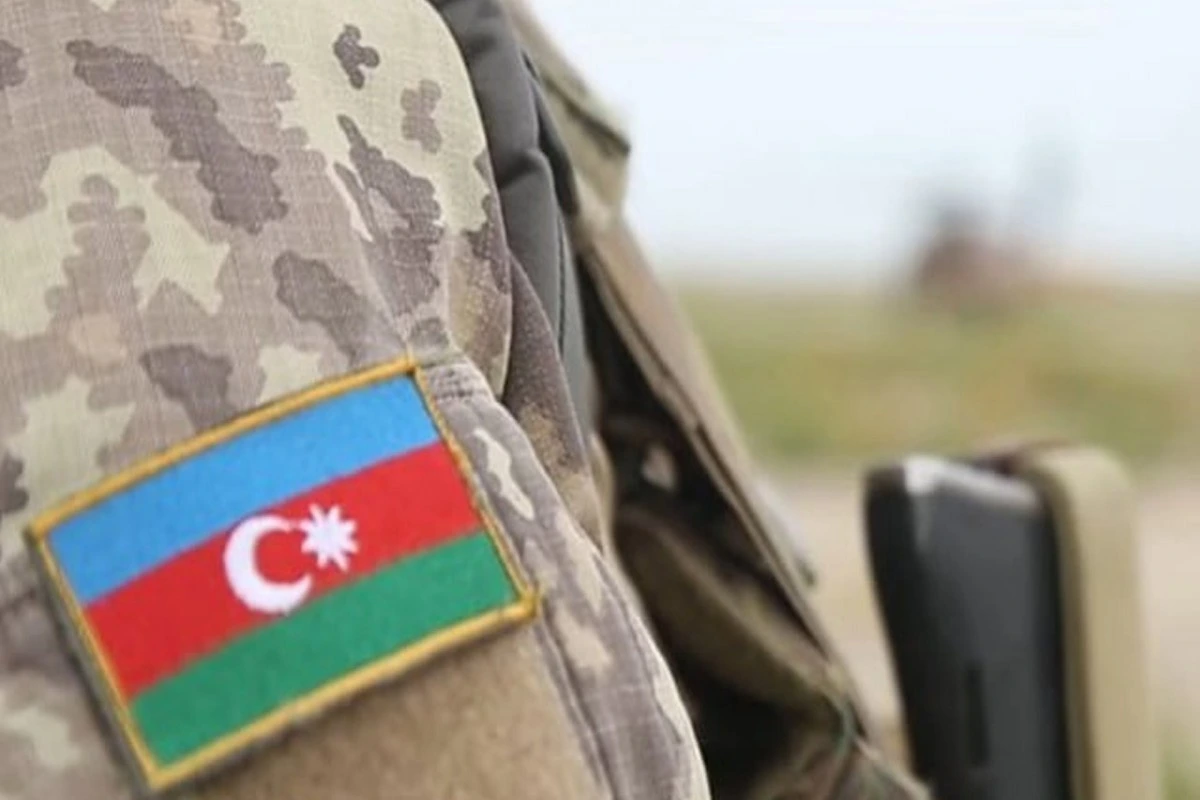 Hər bir rütbə üzrə xidmətdə olmanın son yaş həddi pensiya yaşı kimi müəyyən ediləcək