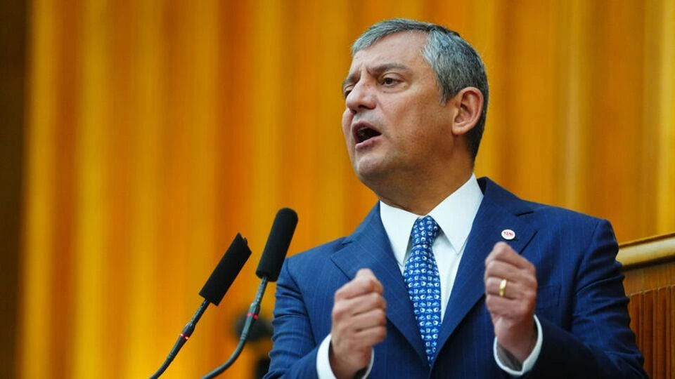 Özgür Özəl seçki tarixindən danışdı: “91 deputatımı kənara çəkdim”