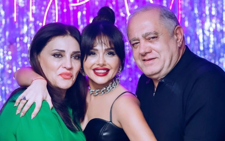"Anamla atam ailə qurmağımı istəyir"