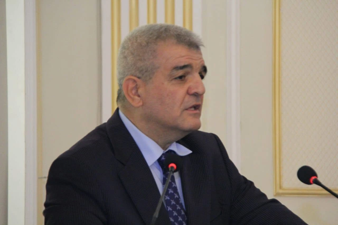 “Dərslik nəşri elmə deyil, ticarətə xidmət edir” - Fazil Mustafadan sərt İTTİHAM