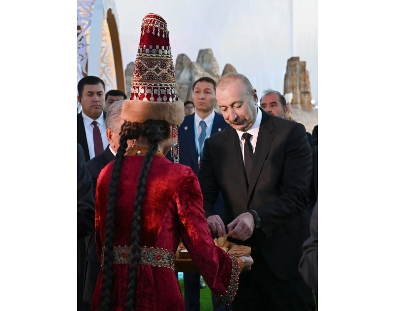 İlham Əliyev MDB Ölkələrinin Milli Kulinariya Festivalı ilə tanış olub, rəsmi qəbulda iştirak edib